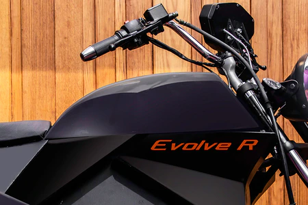 https://e-vehicleinfo.com/evdekho/evehicle/earth-energy-ev-evolve-r/