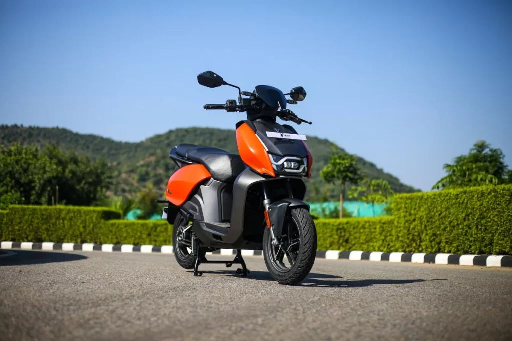https://e-vehicleinfo.com/evdekho/evehicle/hero-vida-v1-plus/