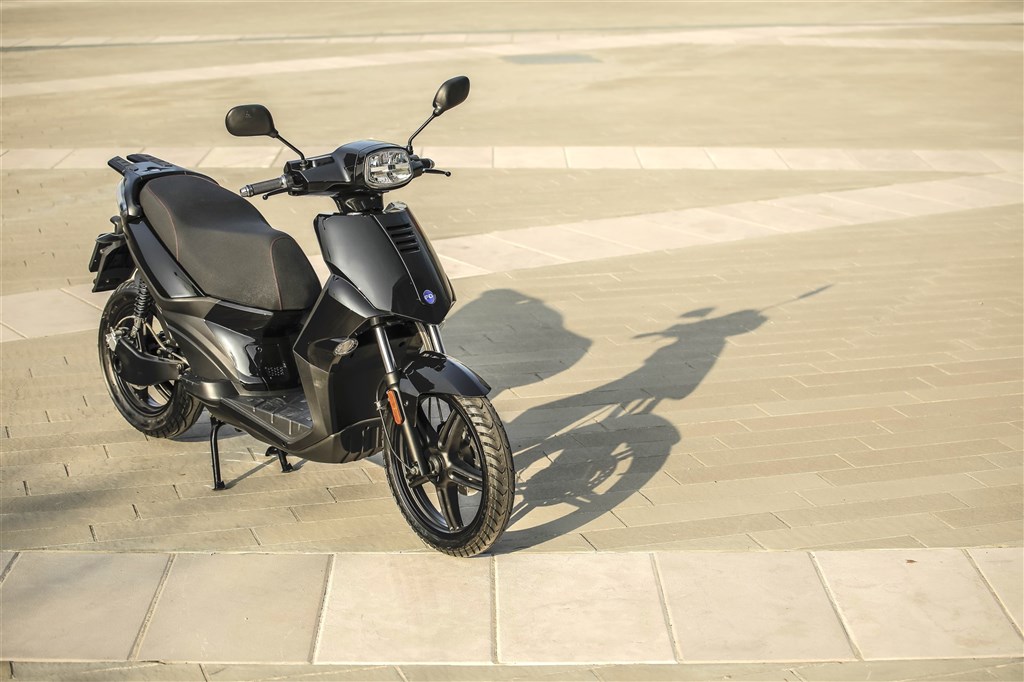 https://e-vehicleinfo.com/global/fd-motors-stages-two-high-wheel-electric-scooters-at-eicma/