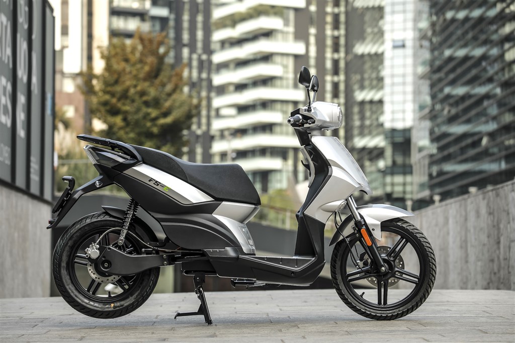 https://e-vehicleinfo.com/global/fd-motors-stages-two-high-wheel-electric-scooters-at-eicma/