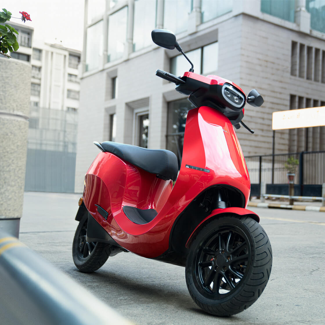 https://e-vehicleinfo.com/ola-electric-scooter-vs-bajaj-chetak/