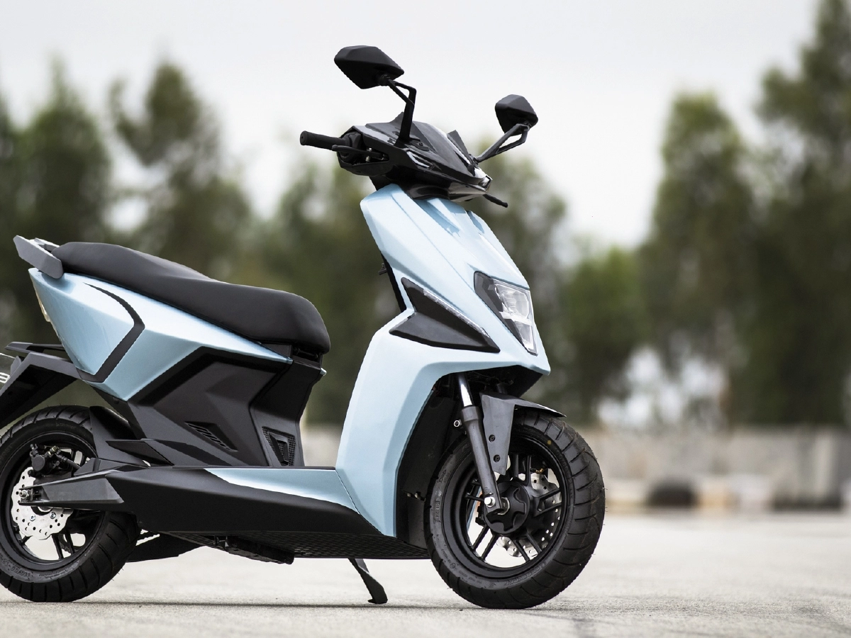 Simple One Electric Scooter With 236 KM RangeÂ 