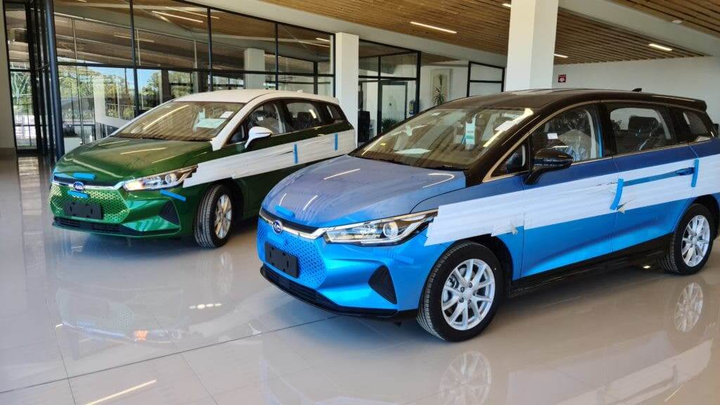 https://e-vehicleinfo.com/byd-e6-electric-car-price-range-and-battery-capacity/