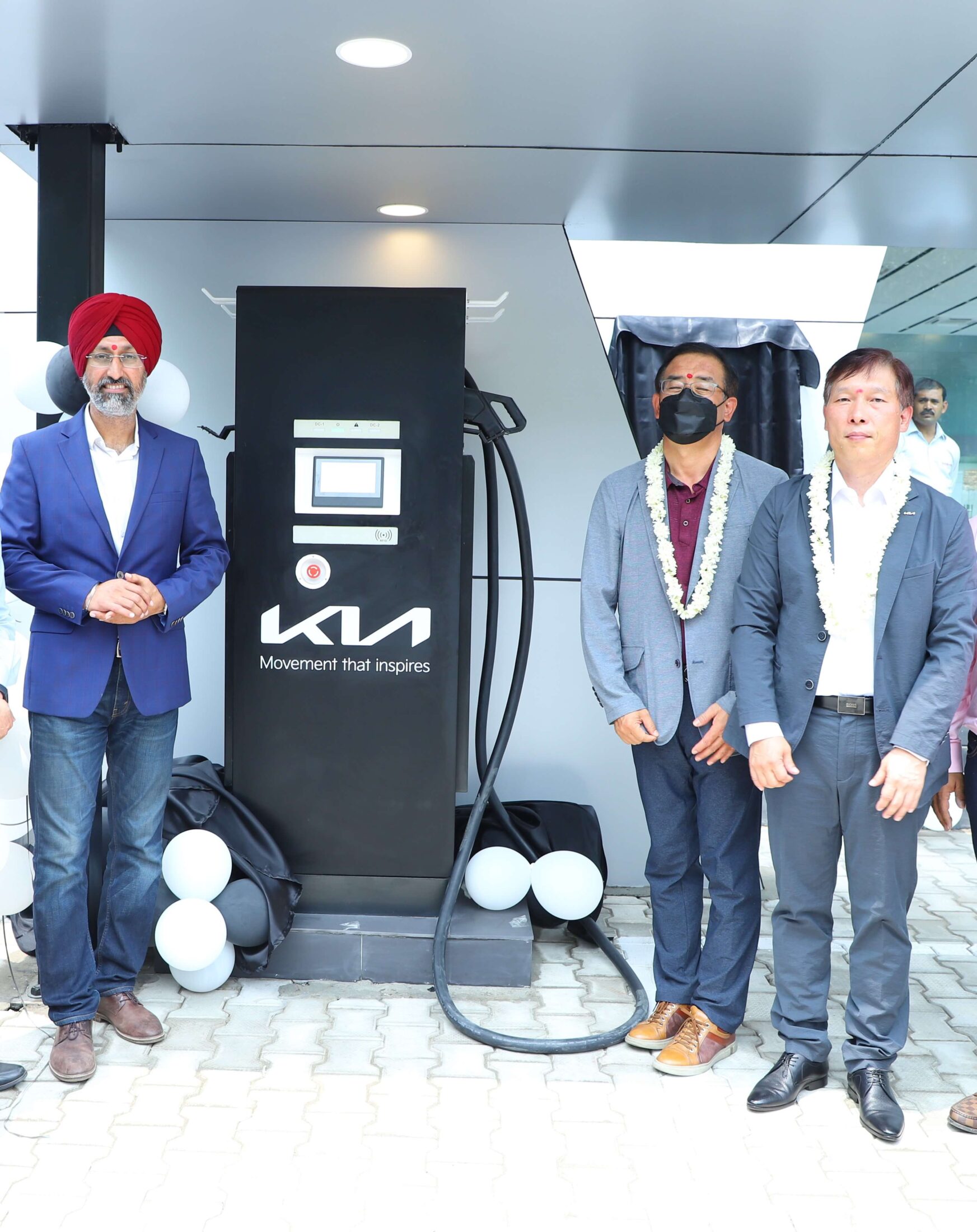 https://e-vehicleinfo.com/india-fastest-electric-car-charger-by-kia/