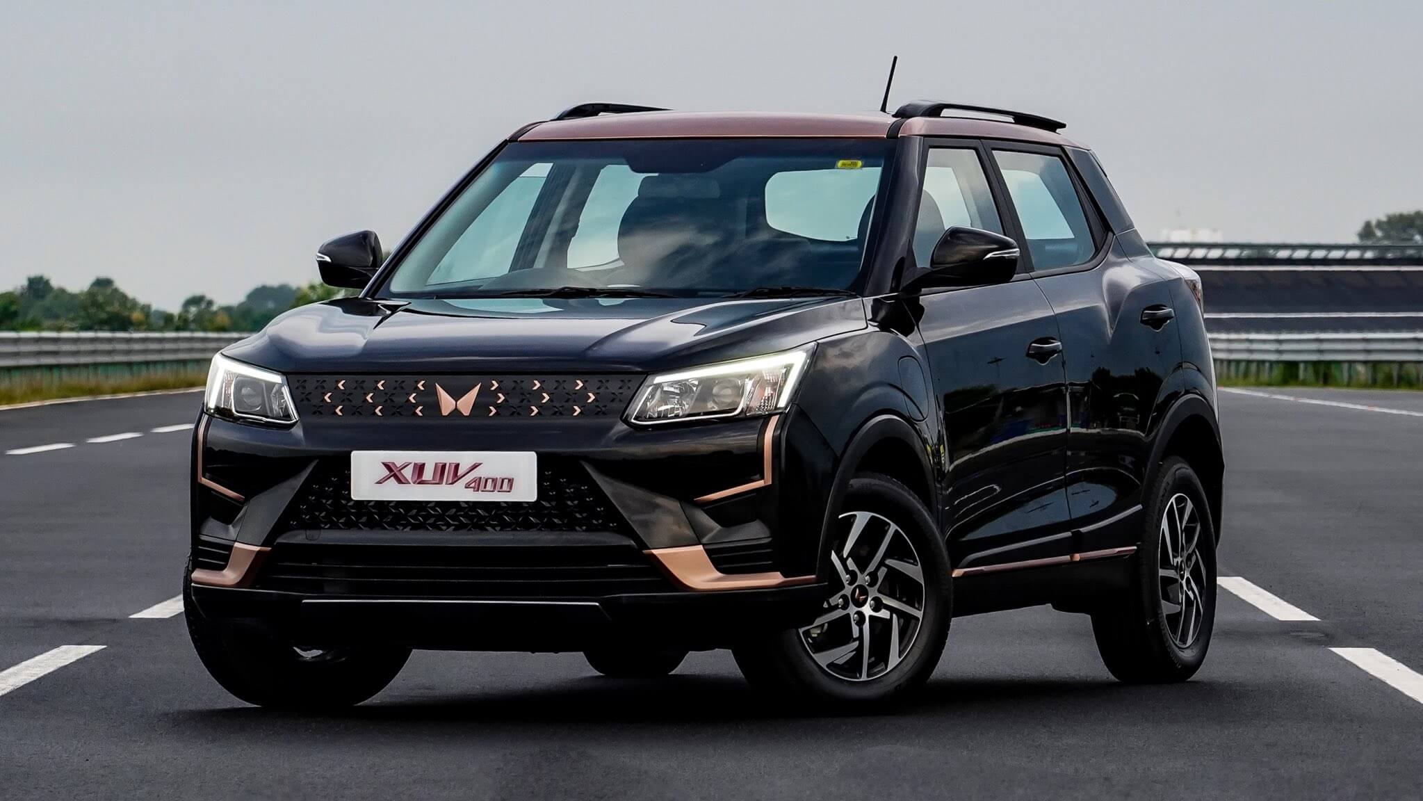 https://e-vehicleinfo.com/mahindra-opens-test-drive-for-all-electric-xuv400/
