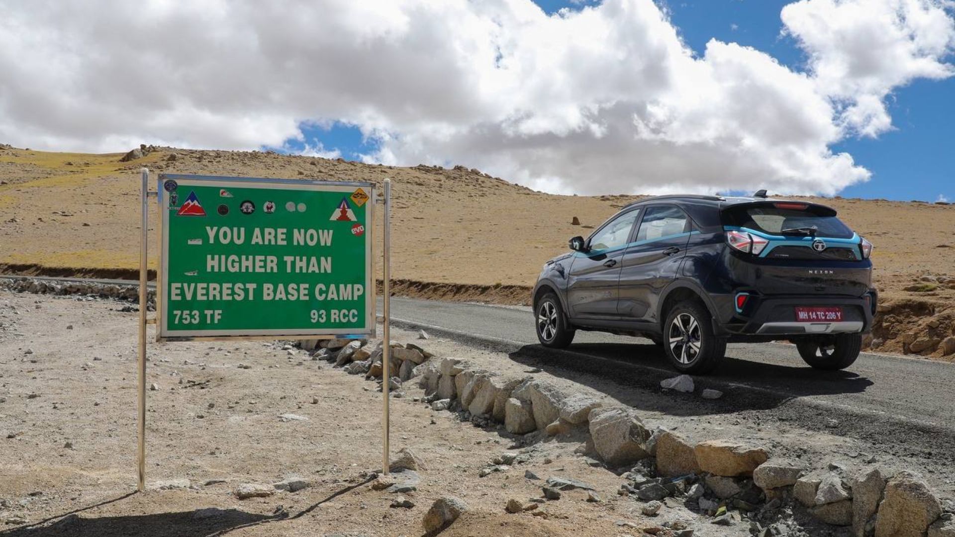 https://e-vehicleinfo.com/first-electric-car-to-reach-world-highest-motorable-road/