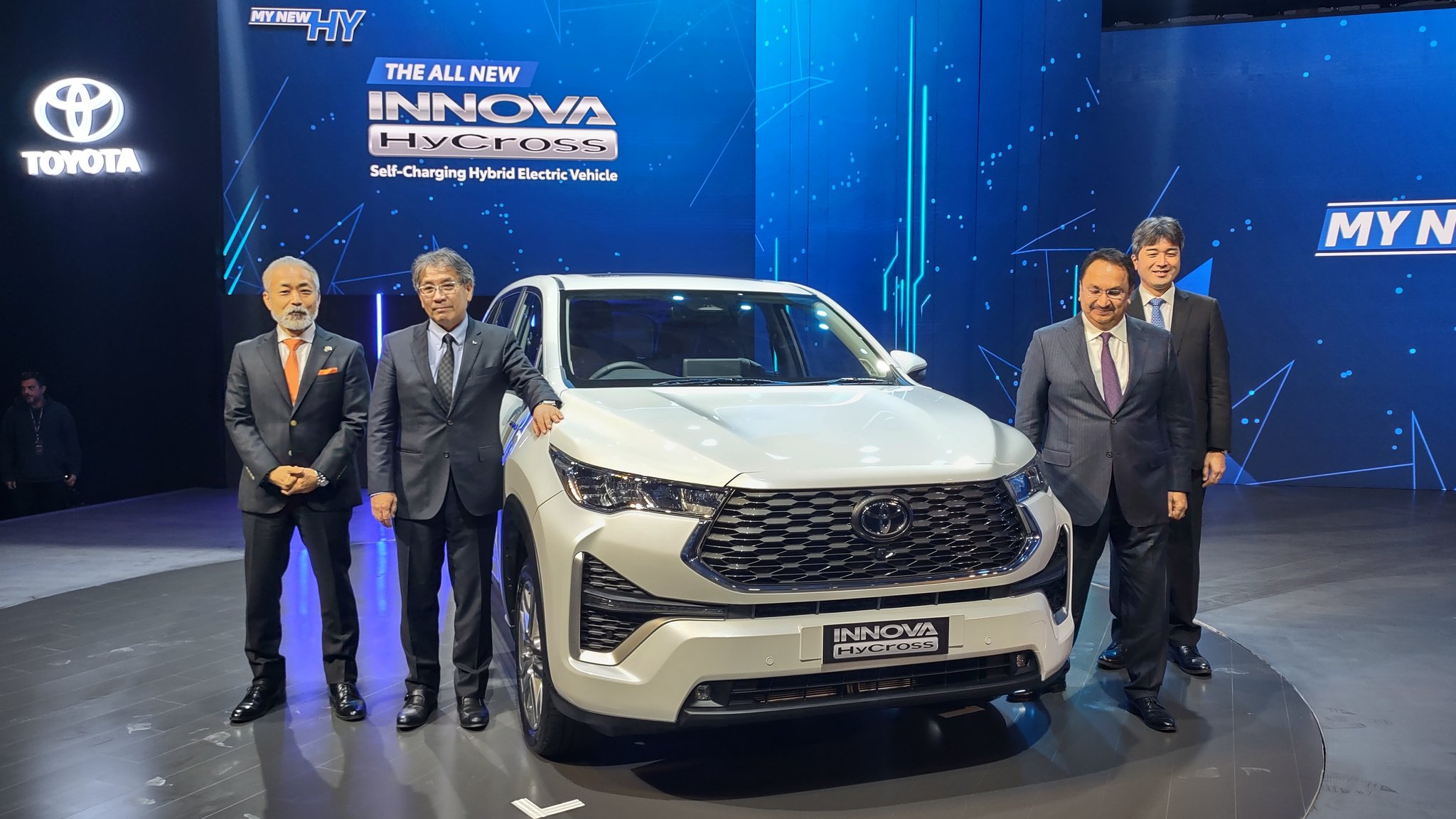 https://e-vehicleinfo.com/toyota-innova-hycross-unveiled-in-india-with-five-variants/