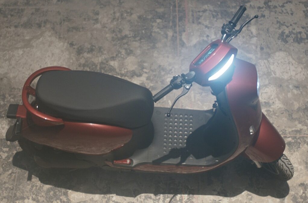 https://e-vehicleinfo.com/liger-x-worlds-first-self-balenching-electric-scooter/