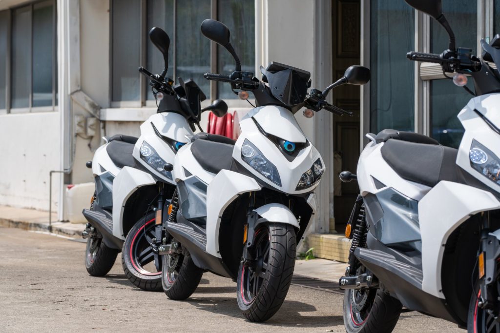 https://e-vehicleinfo.com/tvs-motor-invests-in-ion-mobility-to-revolutionize-e2w-market/