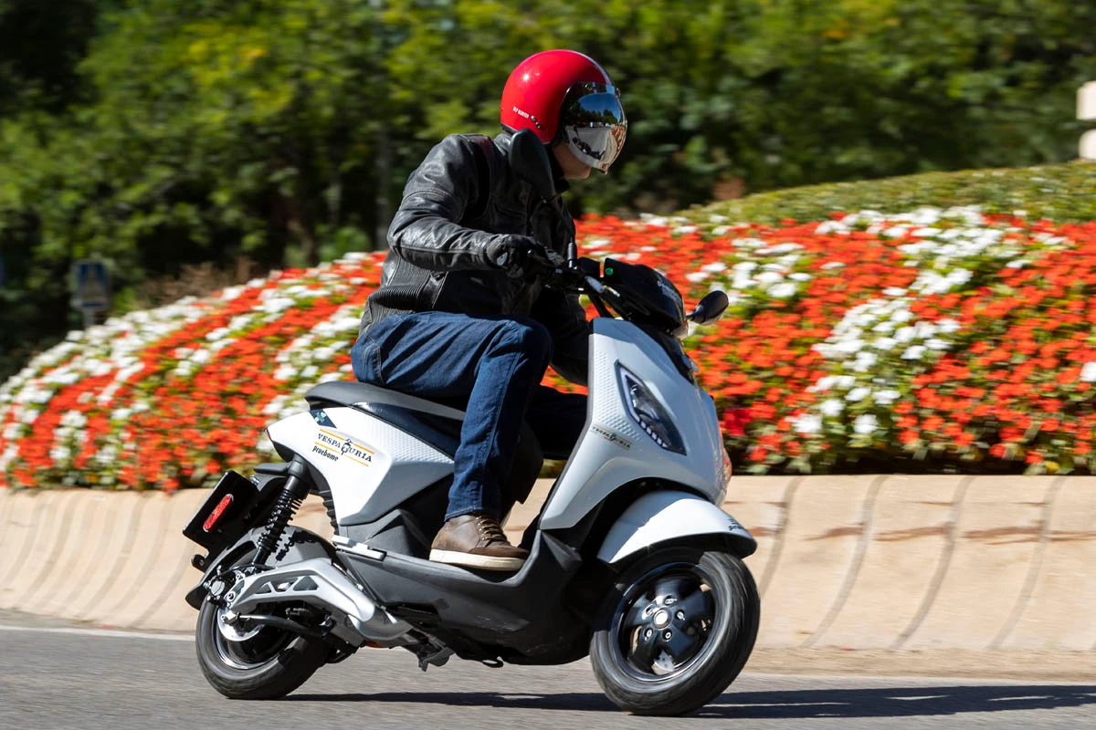 Piaggio 1 electric scooter Piaggio 1+ Electric Scooter Price, Range and Top Features