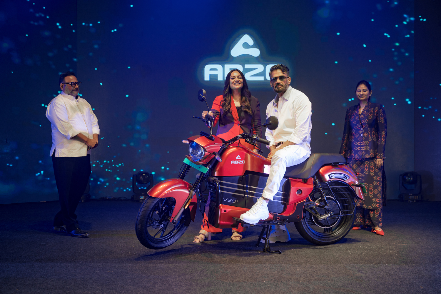 https://e-vehicleinfo.com/abzo-vs01-electric-motorcycle-launched-at-a-price-of-1-80-lakh-180km-range/