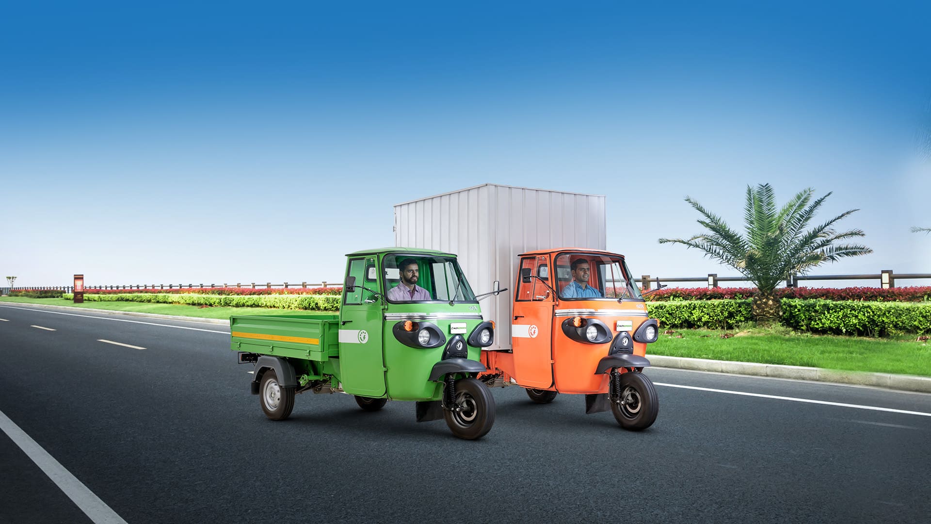 Altigreen Low Deck High Deck Top 5 Electric Cargo Rickshaws (E Loader) With Payload Capacity https://e-vehicleinfo.com/top-electric-cargo-rickshaws-e-loader/