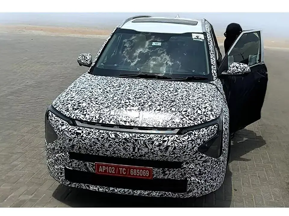 Kia Carens EV 1 New Kia Carens EV Spotted Testing, set to launch by 2025