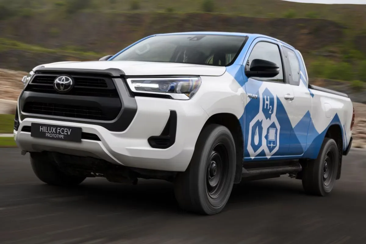 Toyota Hilux FCEV New 2024 Toyota Hilux FCEV Prototype | 600km Range https://e-vehicleinfo.com/2024-toyota-hilux-fcev-prototype/