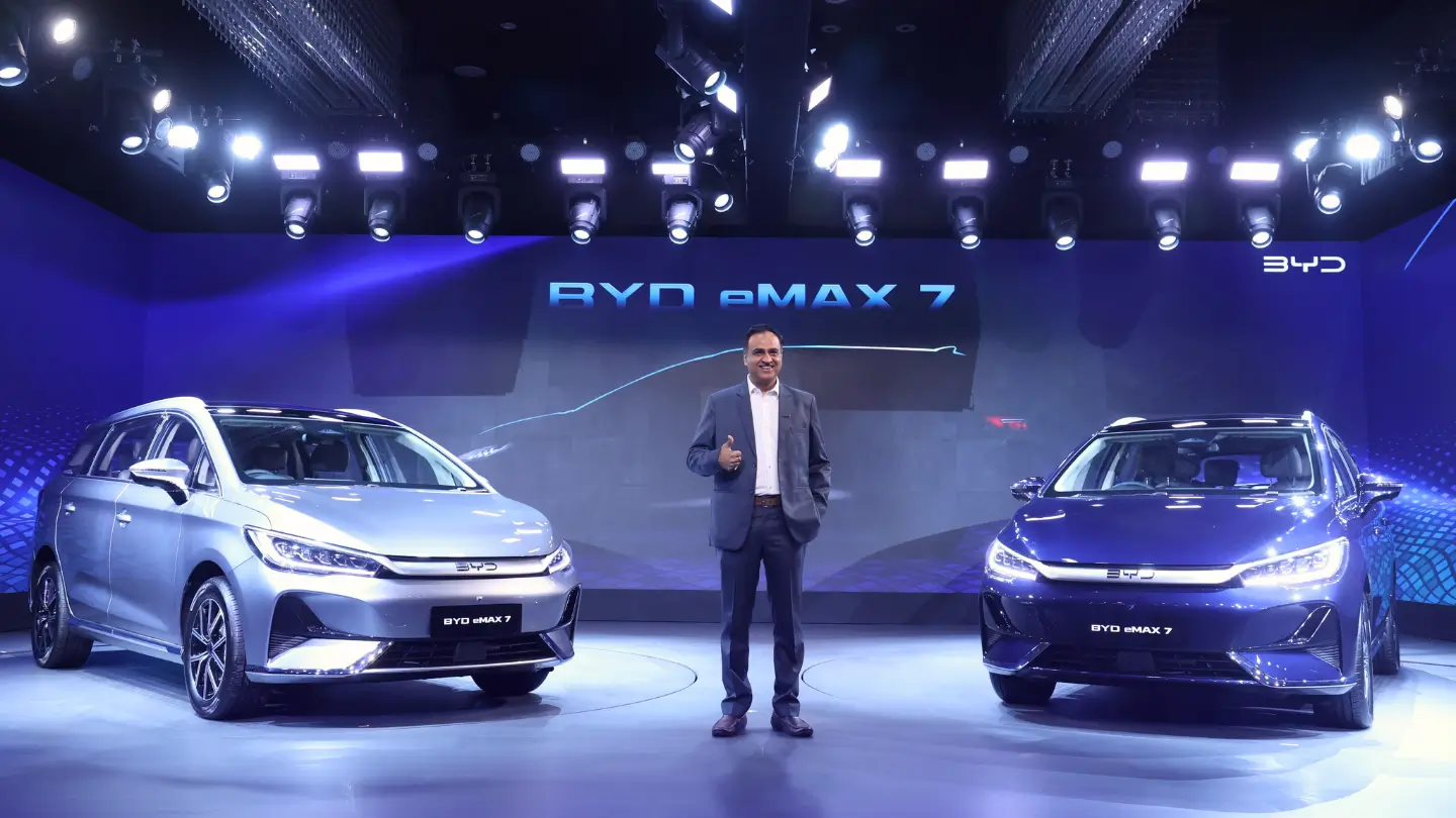 BYD eMax 7 launched Price starts at Rs 26.90 lakh Range 420km BYD eMax 7 launched, Price starts at Rs 26.90 lakh, Range 530km https://e-vehicleinfo.com/byd-emax-7-price-range-and-features/