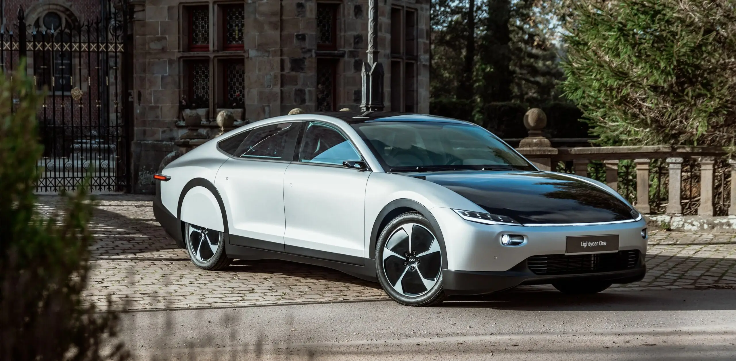 Lightyear One 5 Best Solar Powered Electric Cars, Top EVs with Solar Panels https://e-vehicleinfo.com/5-best-solar-powered-electric-cars-top-evs-with-solar-panels/