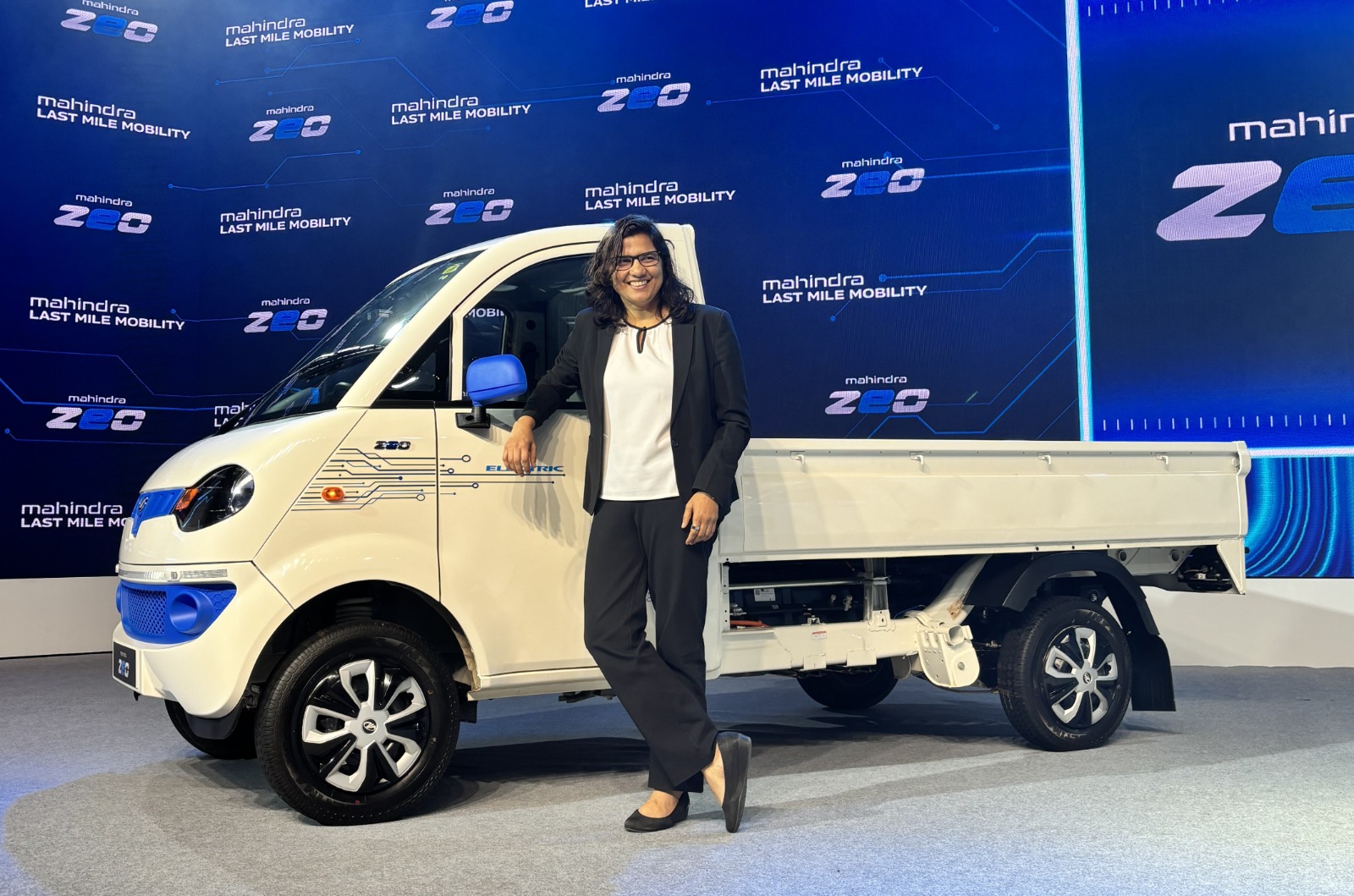 Mahindra Zeo EV Mahindra Zeo EV V1 and V2 launched, Price starts at ₹7.52 lakh, Range 246 km https://e-vehicleinfo.com/mahindra-zeo-ev-v1-and-v2-launched/