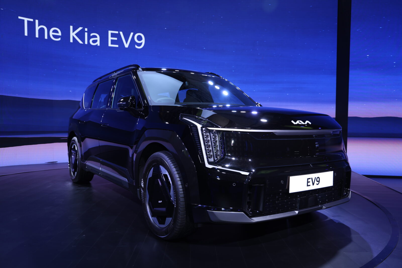 kia ev9 launched in inida Kia EV9 Launched in India at Rs 1.30 Crore, 561km Range