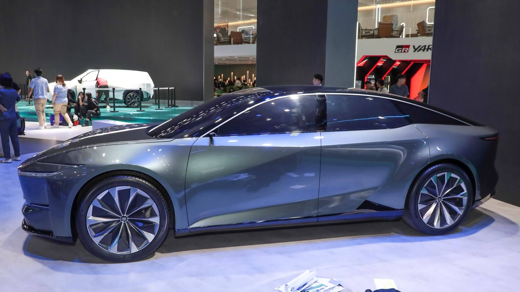 Toyota bZ7 Concept side 1 Toyota bZ7 EV Concept Previews a new Electric Sedan for China https://e-vehicleinfo.com/toyota-bz7-concept-electric-sedan/