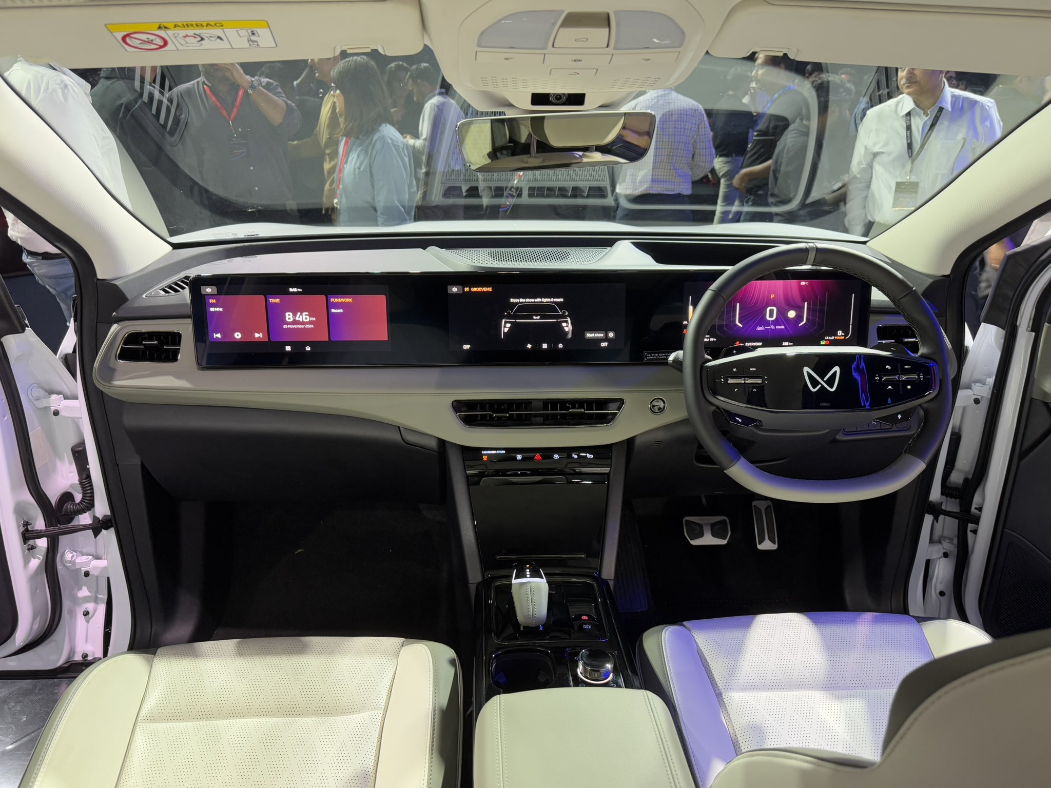 mahindra xuv 9e ev interior Top 10 Hero-Features of Mahindra XEV 9e Electric SUV https://e-vehicleinfo.com/mahindra-xev-9e-electric-suv-top-features/