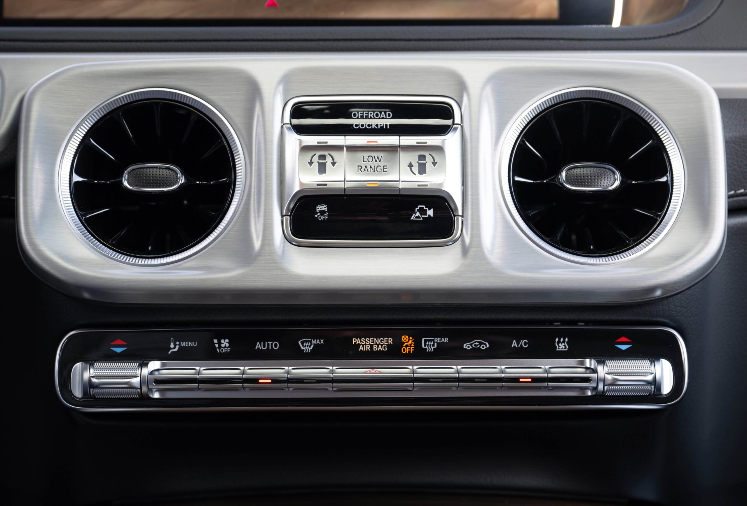 _Mercedes G 580 interior