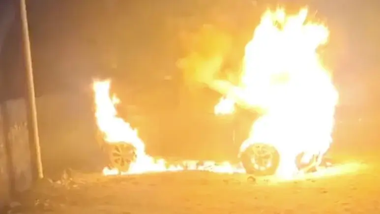Tata Nexon EV Catches Fire In Dealer Yard Tata Nexon EV Catches Fire In Dealer Yard