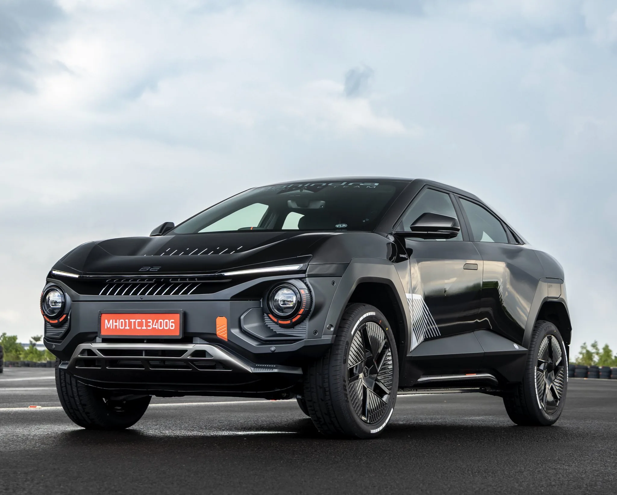 mahindra be 6 formula e edition black